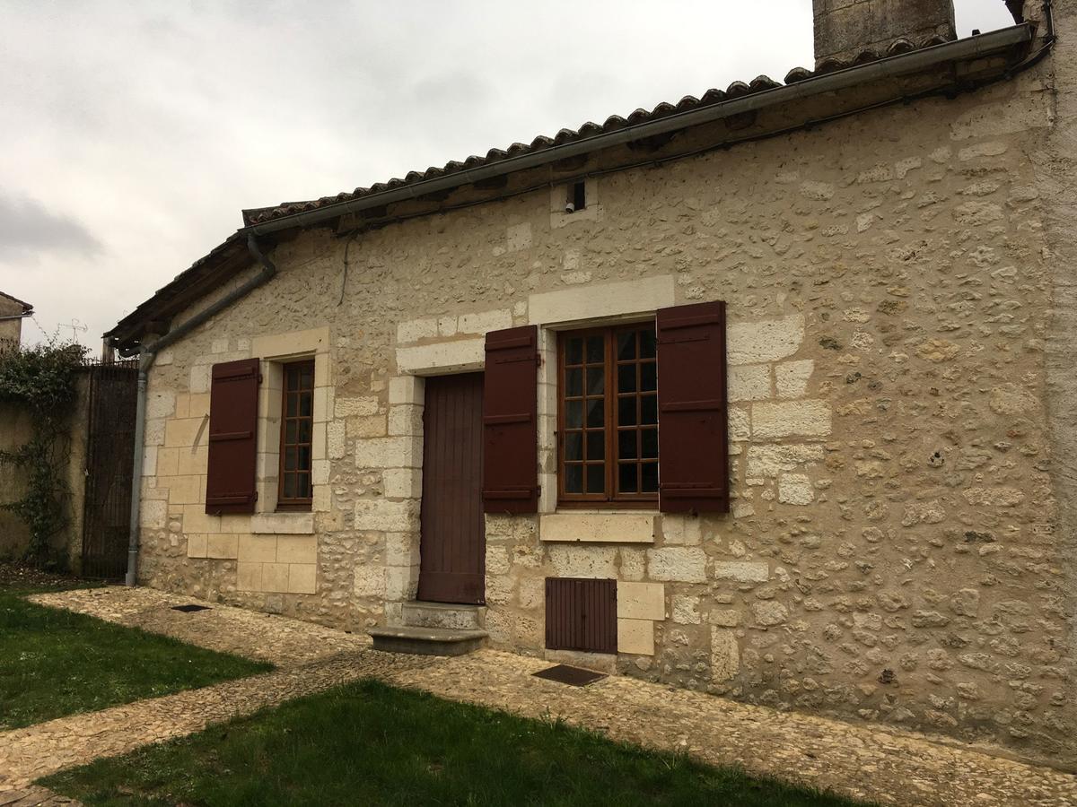 Au Pied Du Chateau Bourdeilles Exterior foto